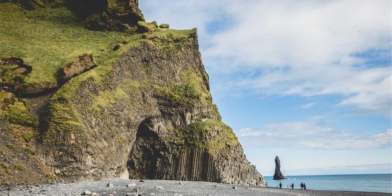 中医药现代化:在千年智慧与循证医学之间,如何构建平衡发展的新路径?